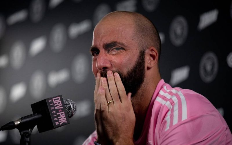 Tạm biệt El Pipita: Gonzalo Higuain giải nghệ chính thức 