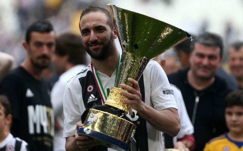 Hành trình đầy vinh quang trước khi Higuain giải nghệ
