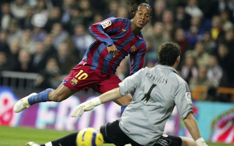 Ronaldinho bùng nổ tại Barcelona