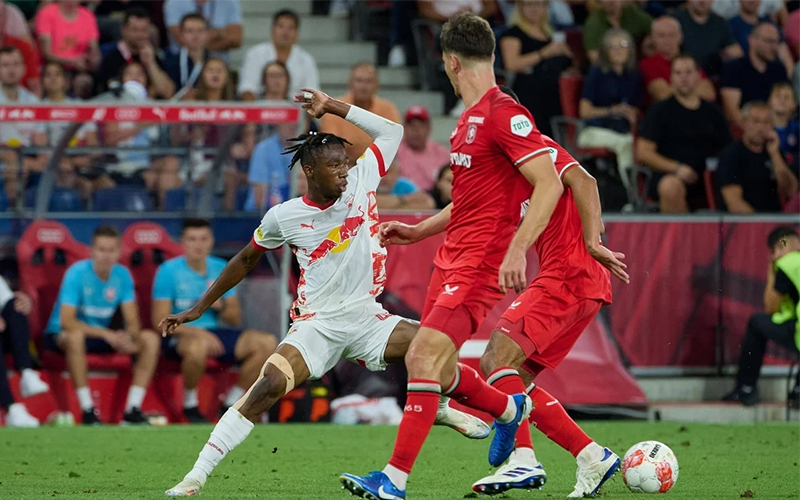 Nhận định soi kèo Twente vs Salzburg 00h00 ngày 14/8/2024